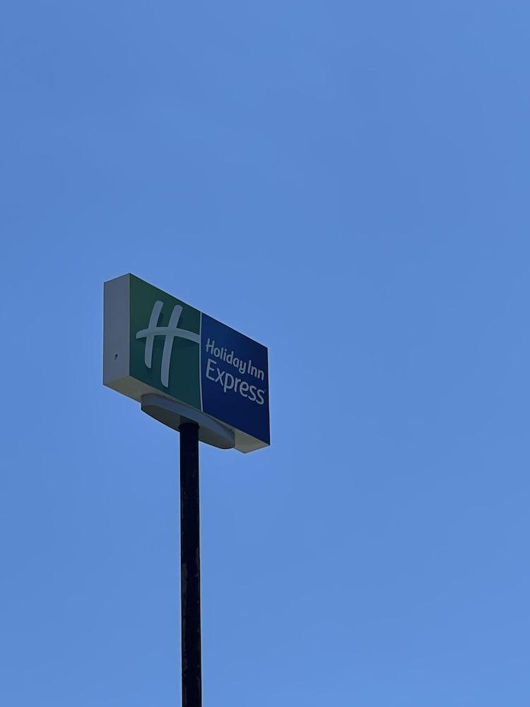 Holiday Inn Express Jonestown Ft Indiantown Gap By Ihg Экстерьер фото